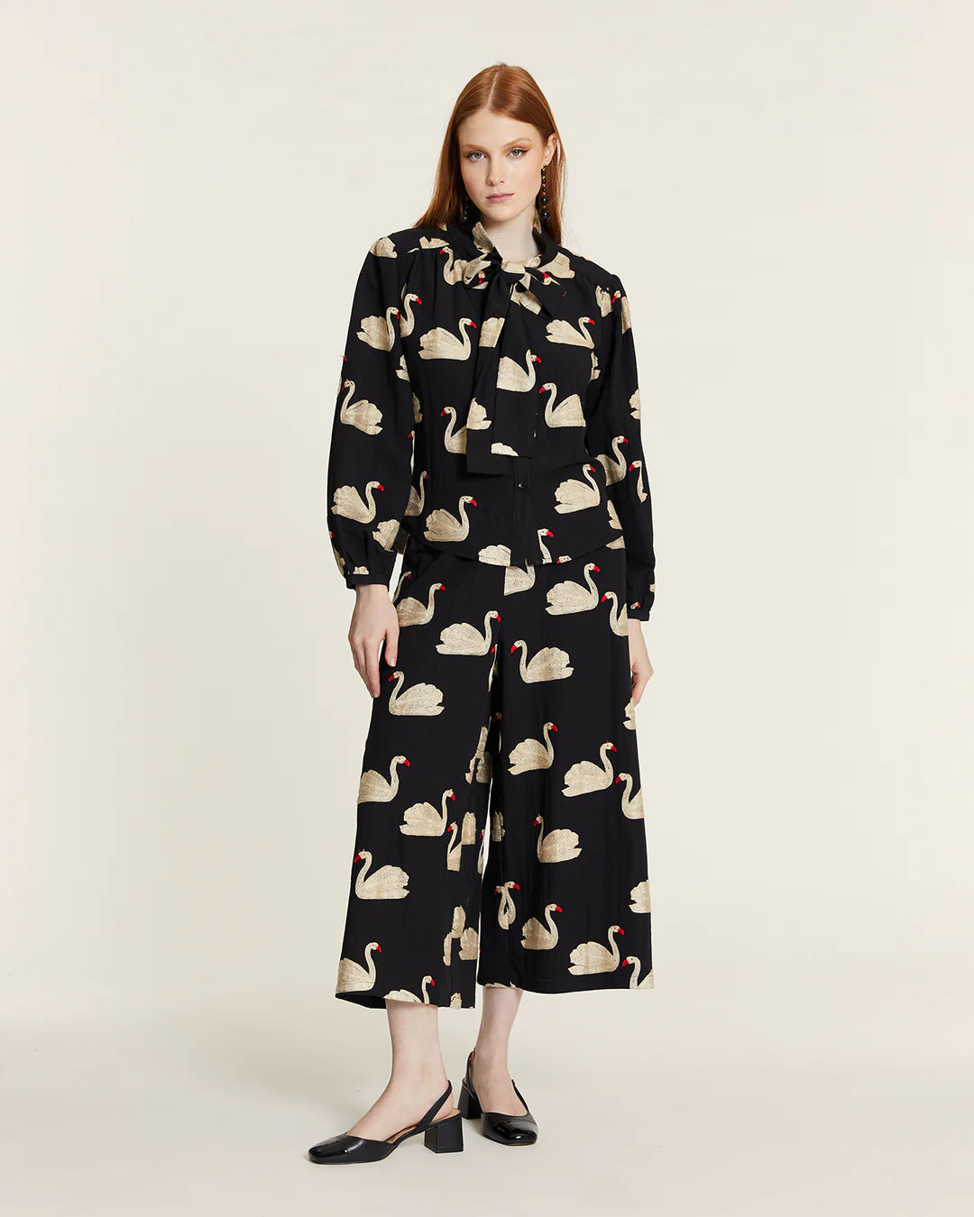 Camisa Lazada y Bordado Cisnes