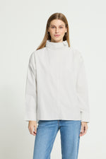 Blusa Blanca de Raya Diplomática Fina en Marrón