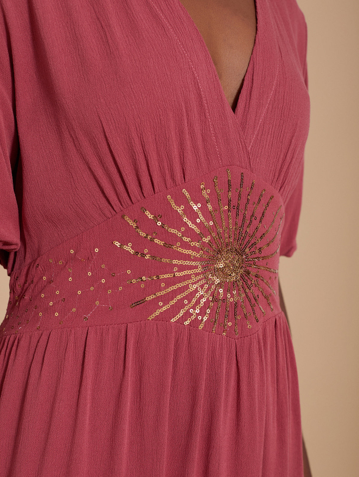 Vestido Largo con Fajín de Lentejuelas