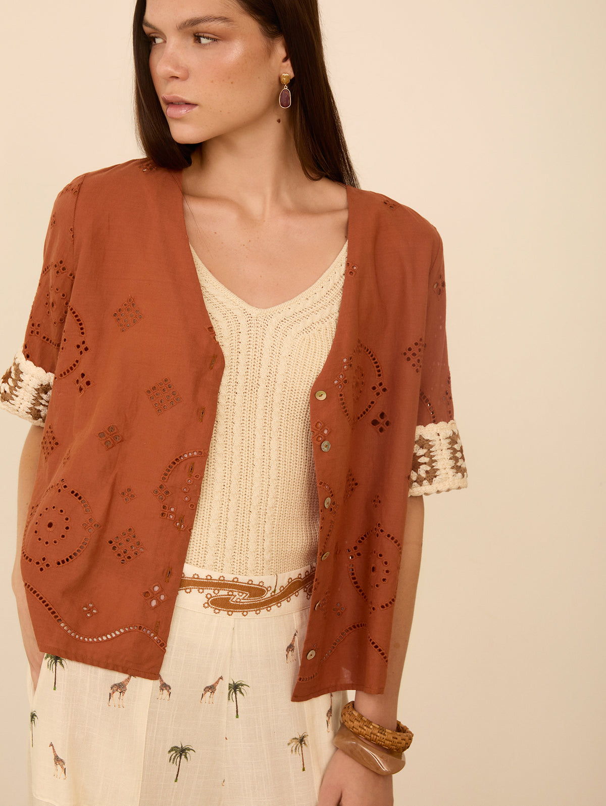 Blusa Algodón con Bordado y Detalle Crochet