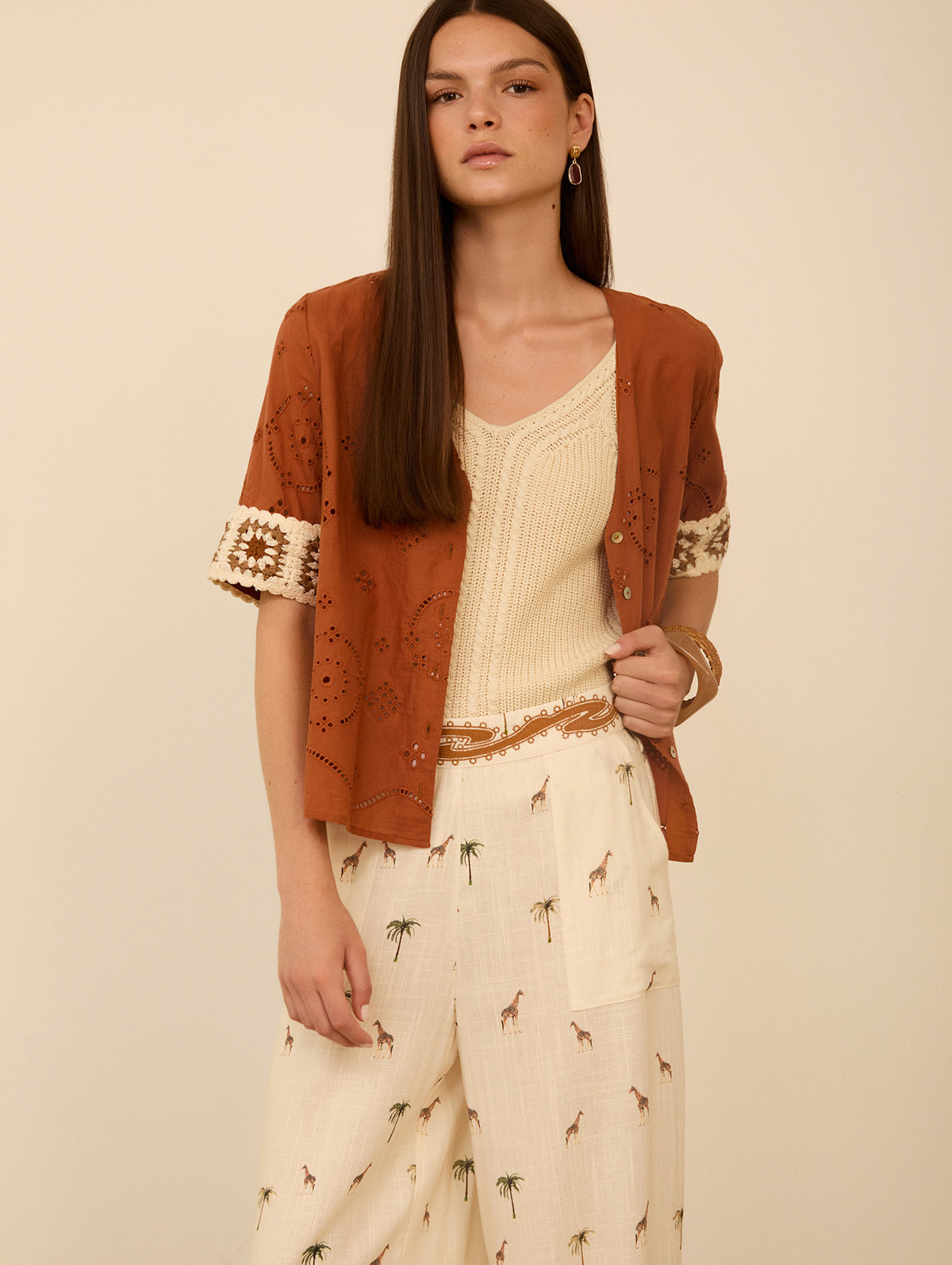 Blusa Algodón con Bordado y Detalle Crochet