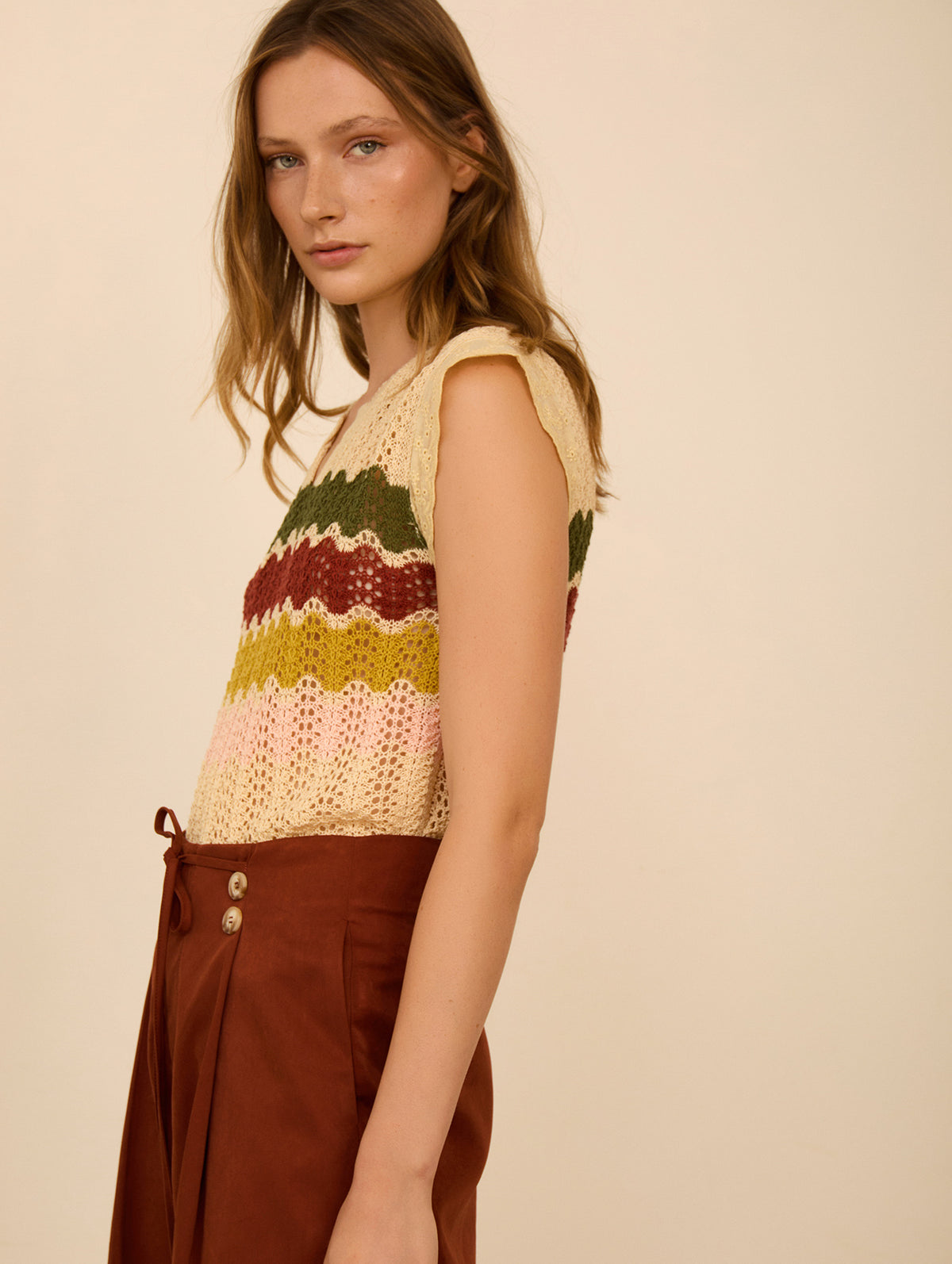 Top Calado con Franja Colores