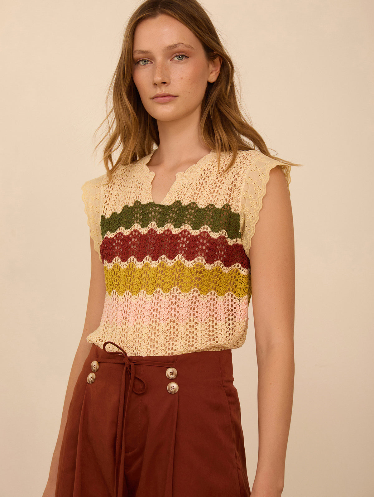 Top Calado con Franja Colores
