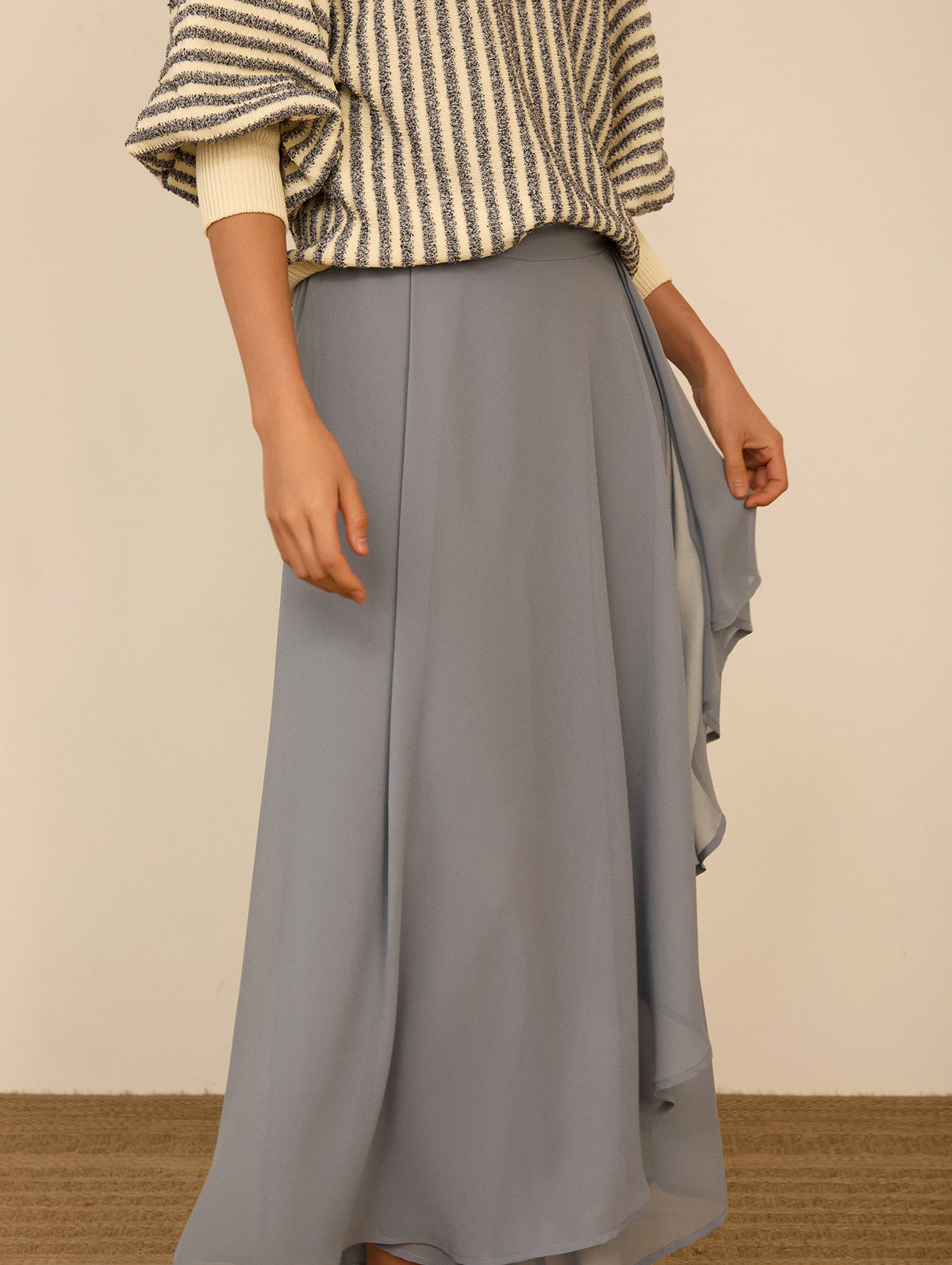 Falda Pantalón Midi en crepe de Gasa con Volante