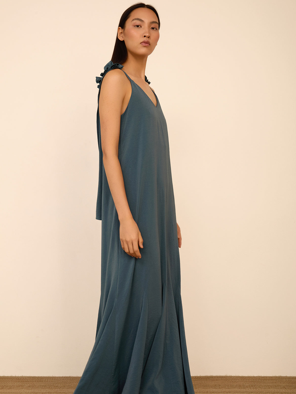 Vestido Largo Tirantes y Volantes en Hombros