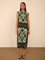 Vestido midi plisado con estampado étnico