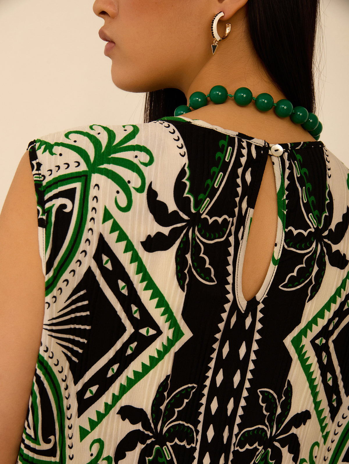 Vestido midi plisado con estampado étnico