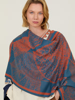 Bufanda con Estampado de Hojas