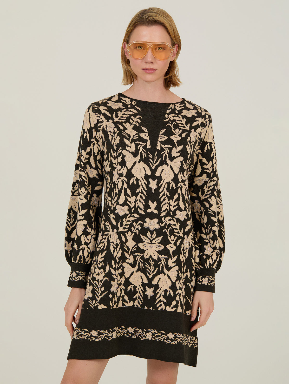 Vestido Corto Flores