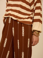 Pantalón Ancho Tiro Alto Bordado