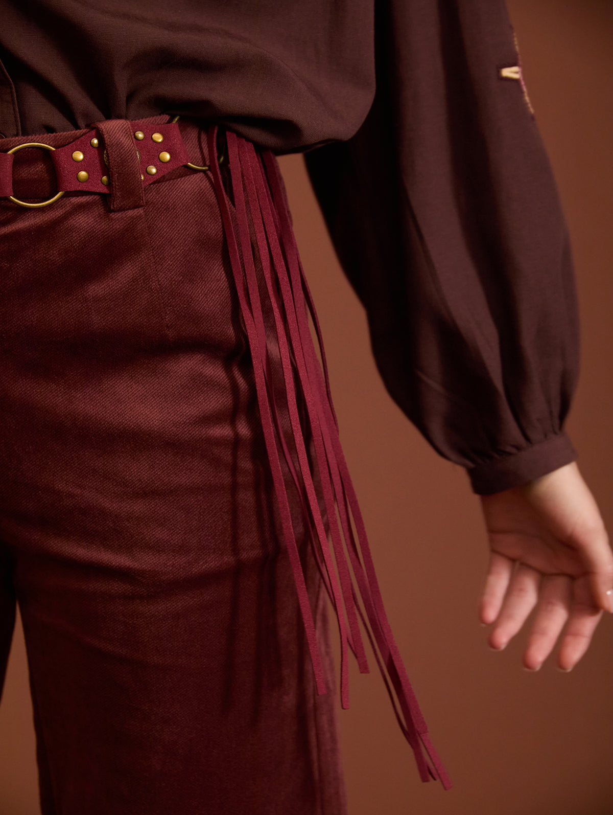 PANTALON TOBILLERO MICROPANA CORTE RECTO BURDEOS