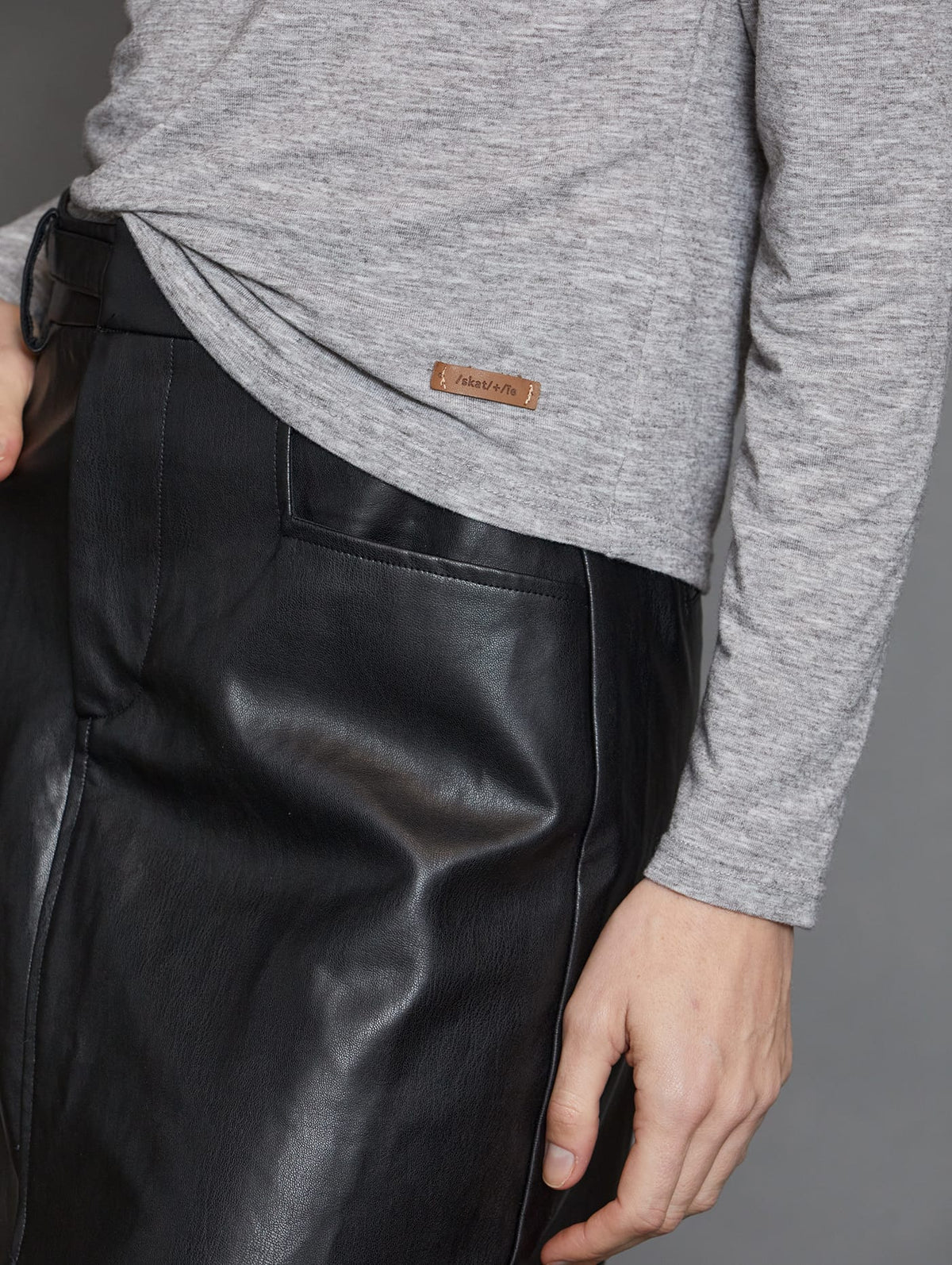 Camiseta Cuello Drapeado Gris