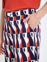Pantalón Satinado con Estampado Gráfico