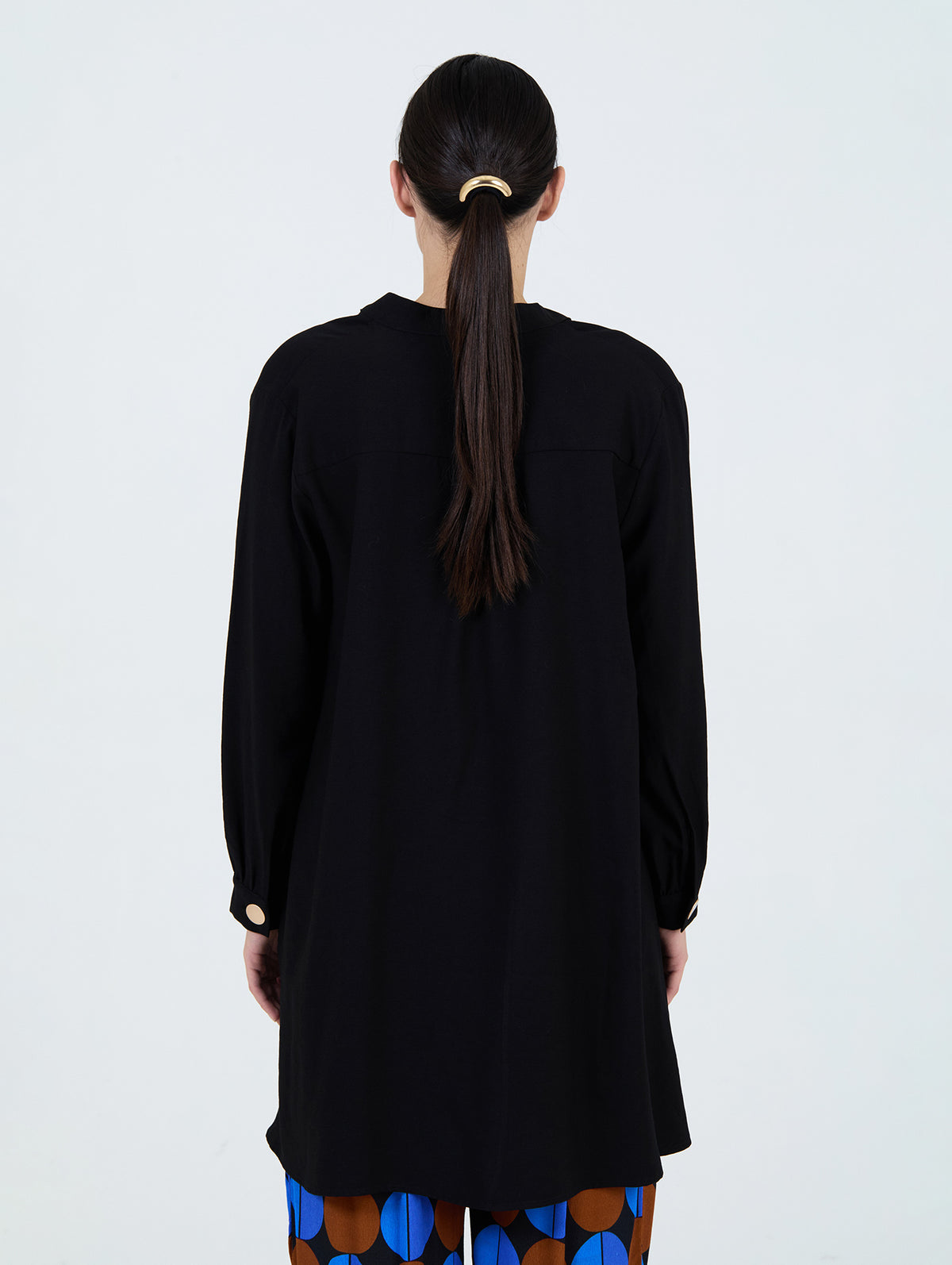 Camisa Larga Botón Negra