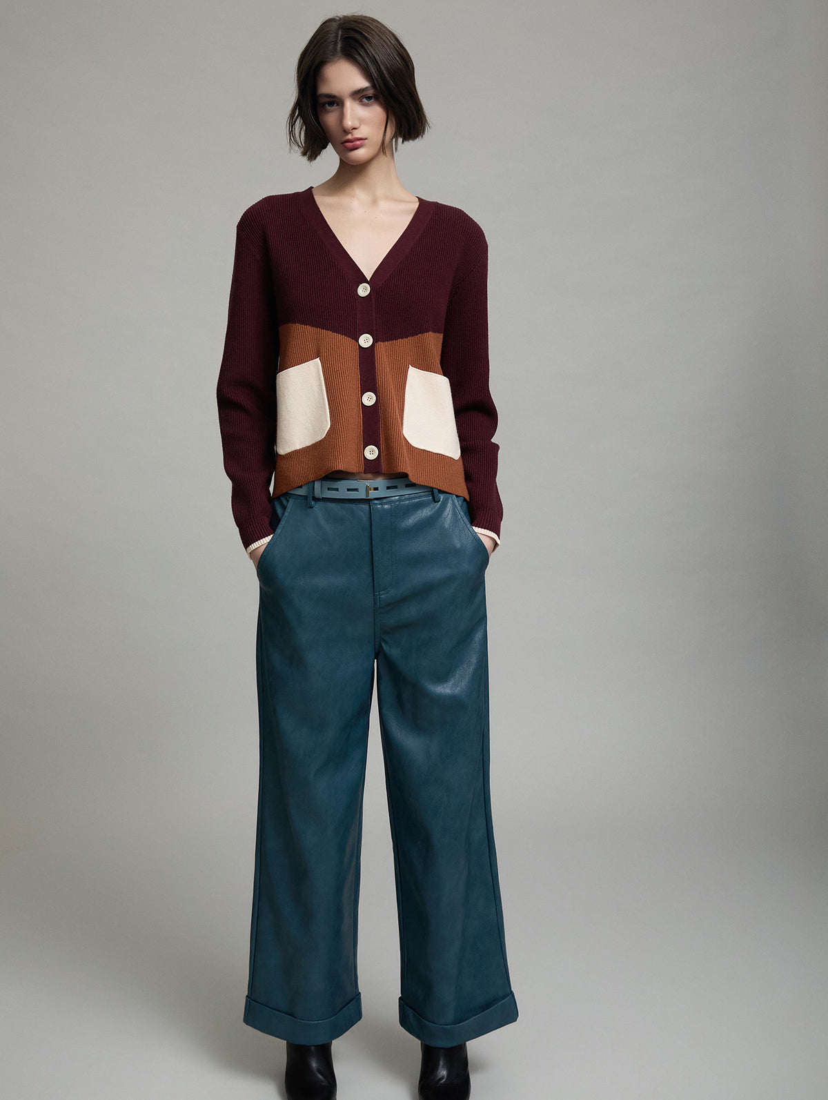 PANTALON RECTO EFECTO PIEL