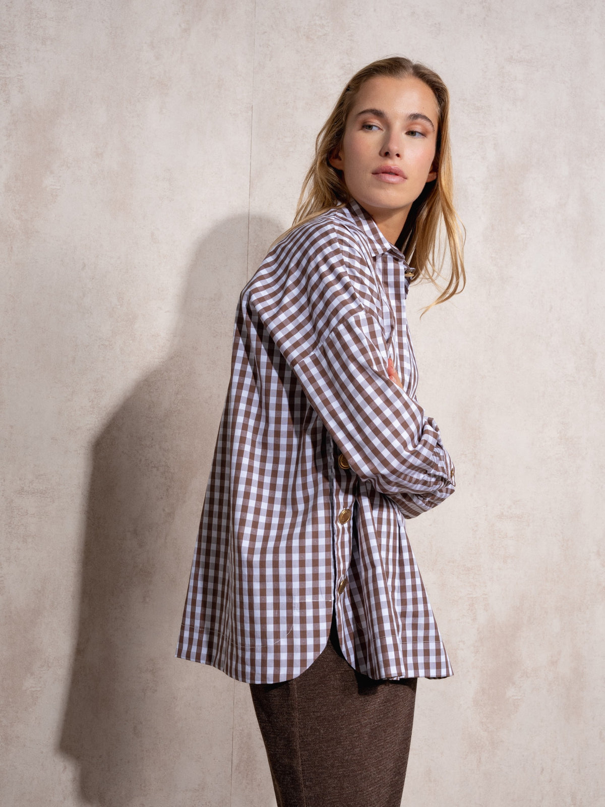 Blusa Oversize Botones Dorados