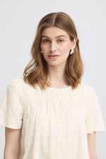 Blusa Romántica con Manga Corta