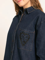 CAMISA DENIM CON BORDADO CORAZON