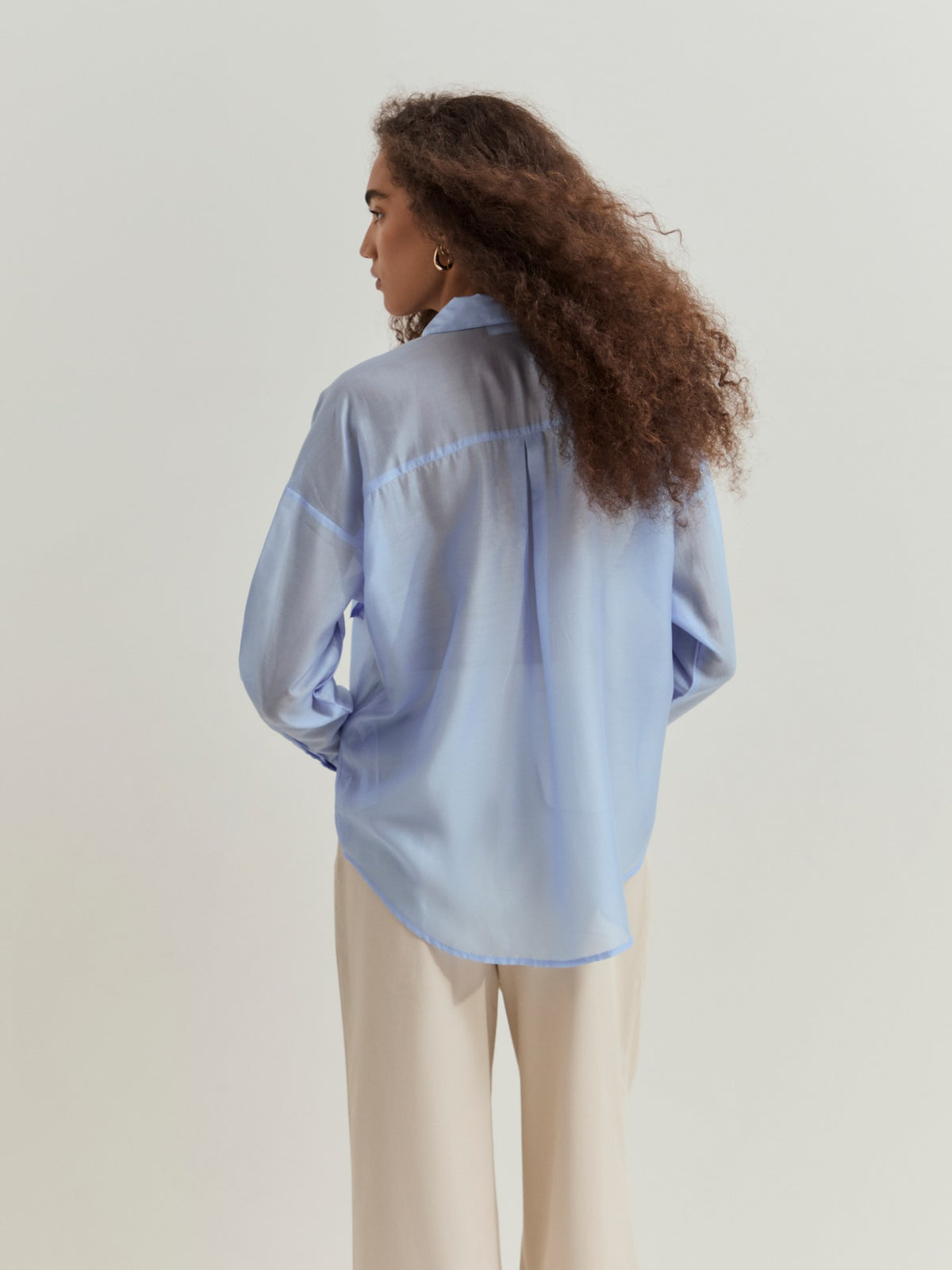 Camisa Fluida con Lyocell con Cuello Pico