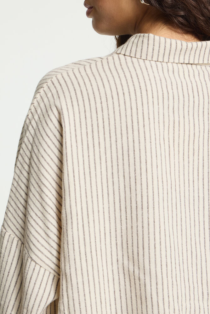 CAMISA RAYAS VERTICALES CON CUELLO CLASICO