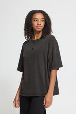 CAMISETA GRIS OVERSIZE MANGA CORTA