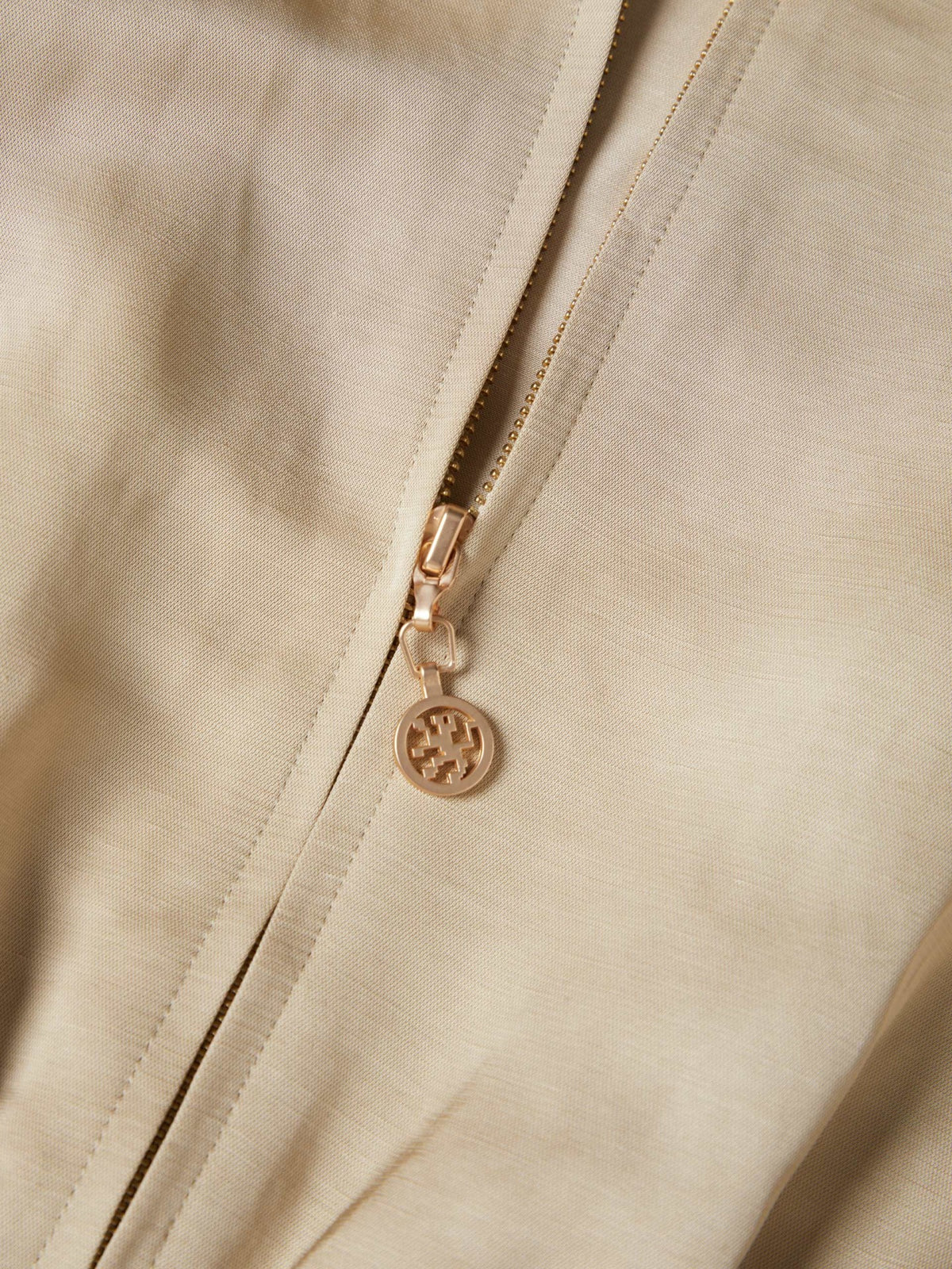 Chaqueta Manga Corta con Cuello Camisero