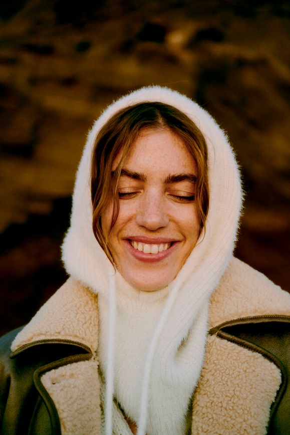 Capucha Byvips Blanca