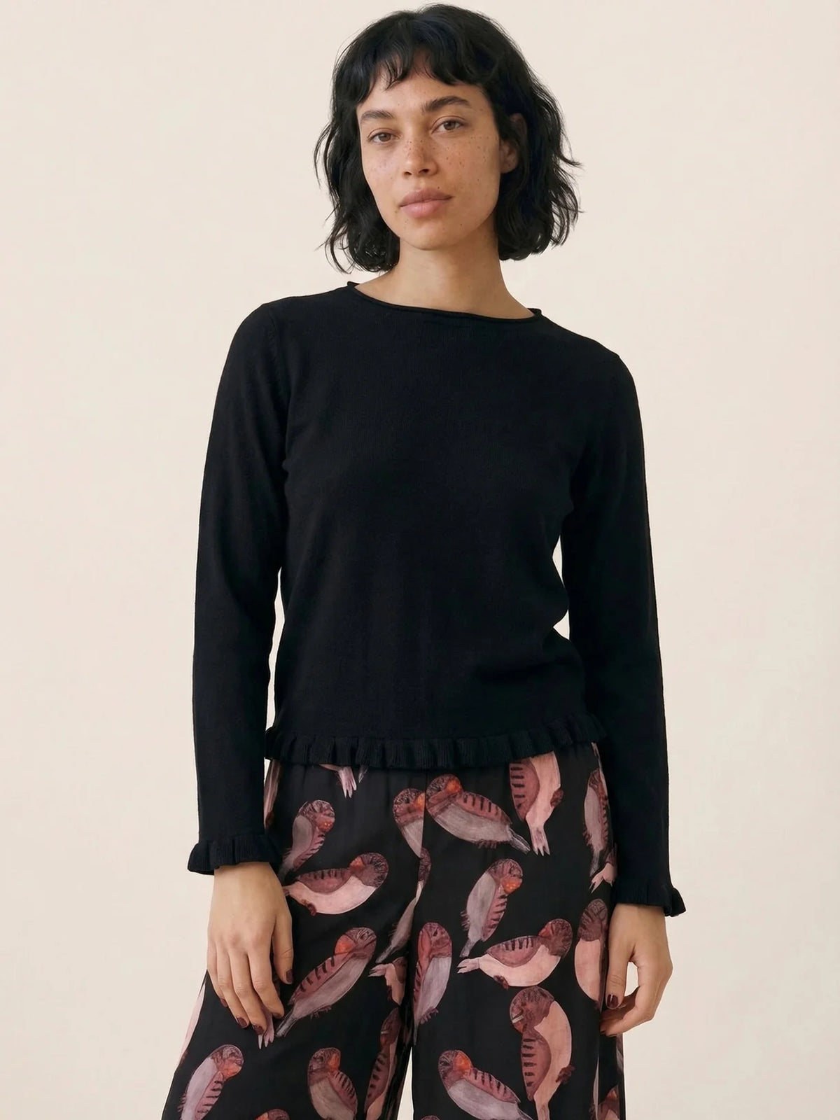 JERSEY PUNTO FINO NEGRO CON VOLANTES