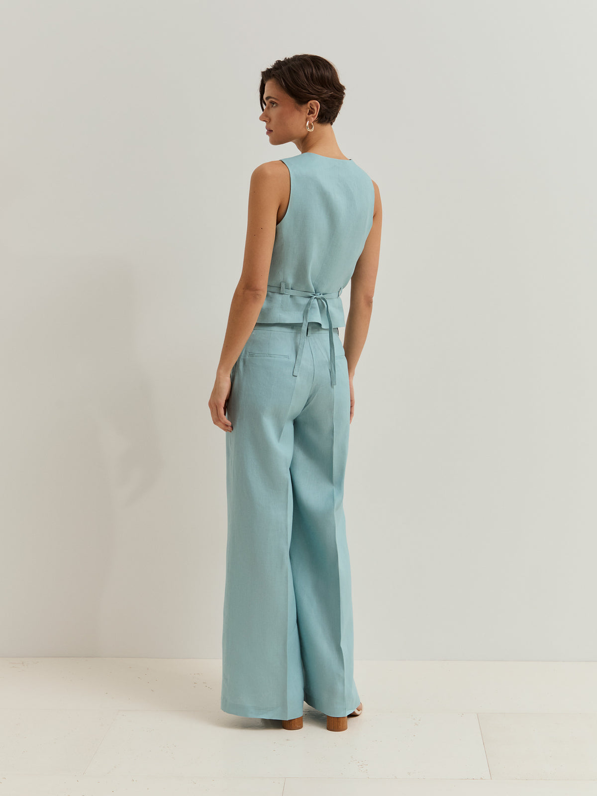 Pantalón Clásico de Lino y Corte Ancho Azul Celeste