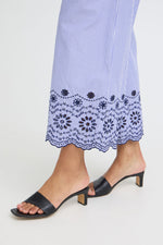 Pantalón Palazzo Rayas Bordado Floral
