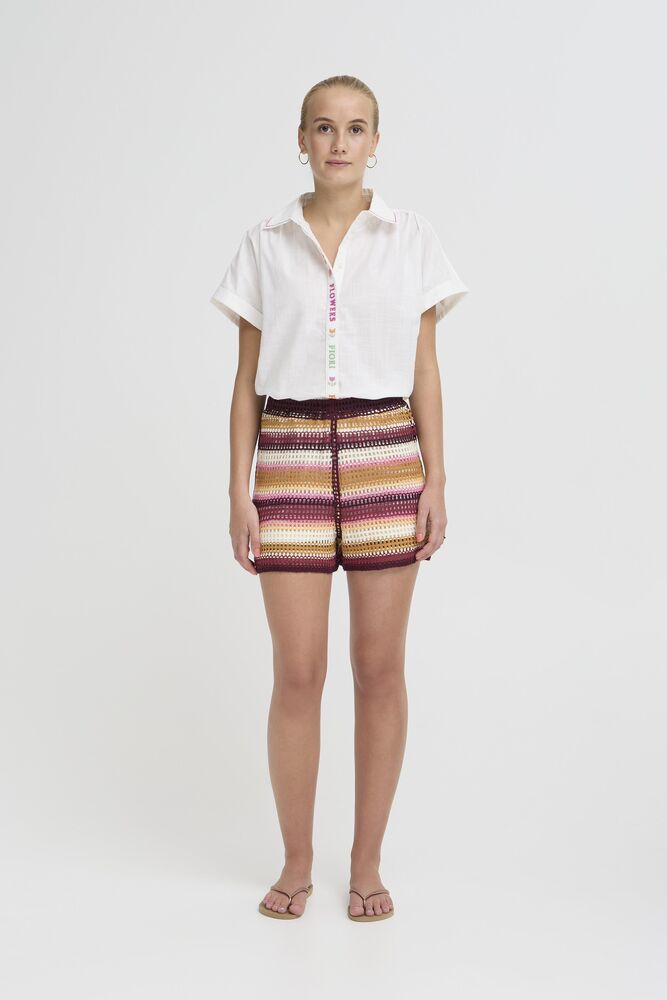 Pantalón Corto Calado