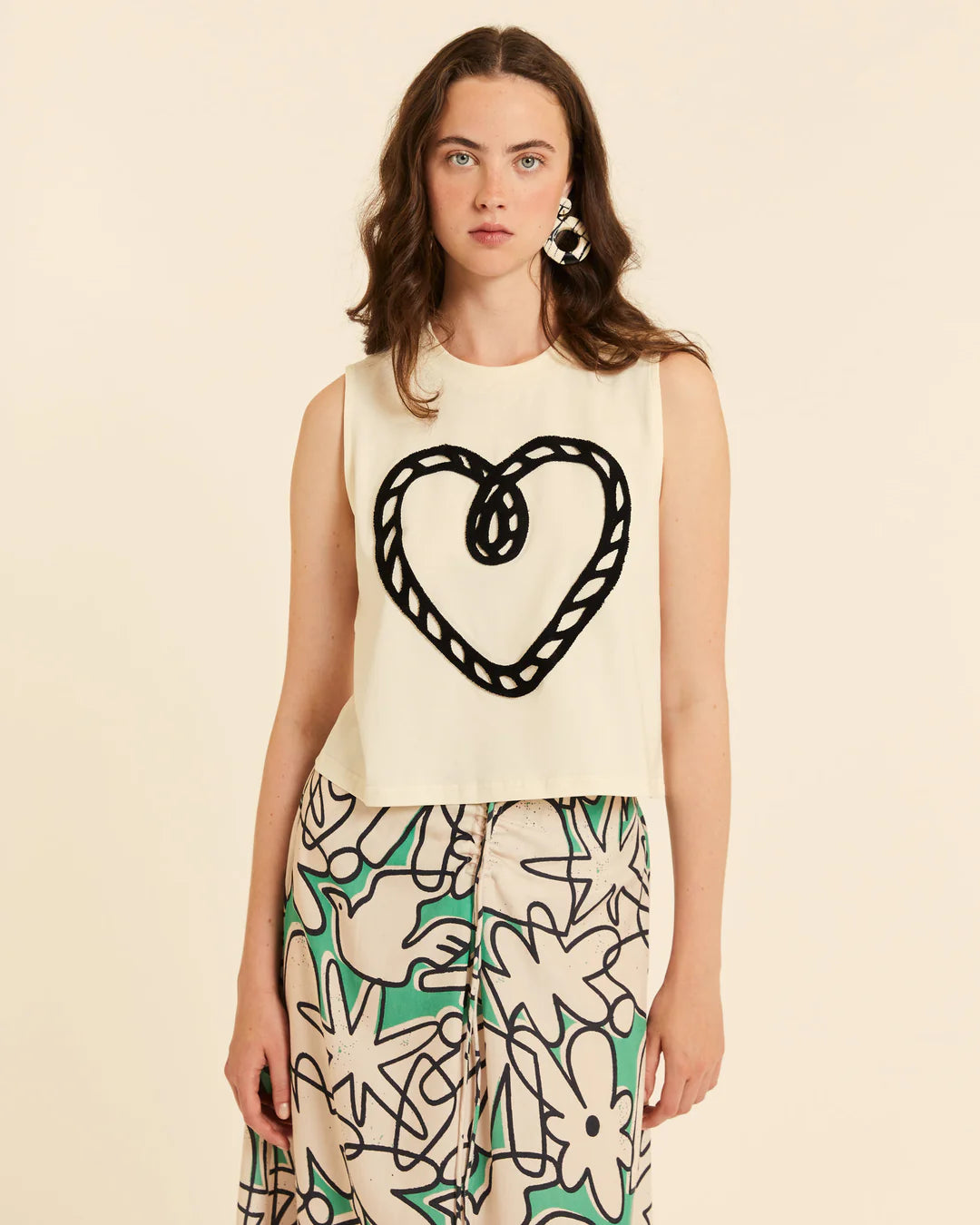 Top Sin Mangas con Detalle Corazón Relieve