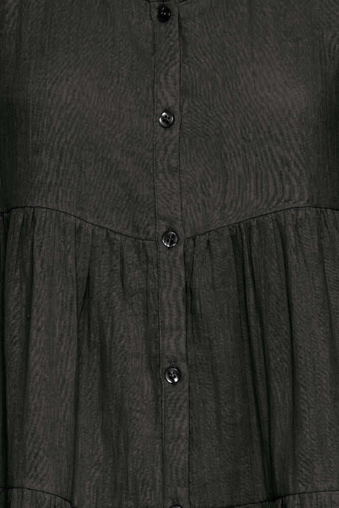 Vestido corto sin mangas con volantes y botones