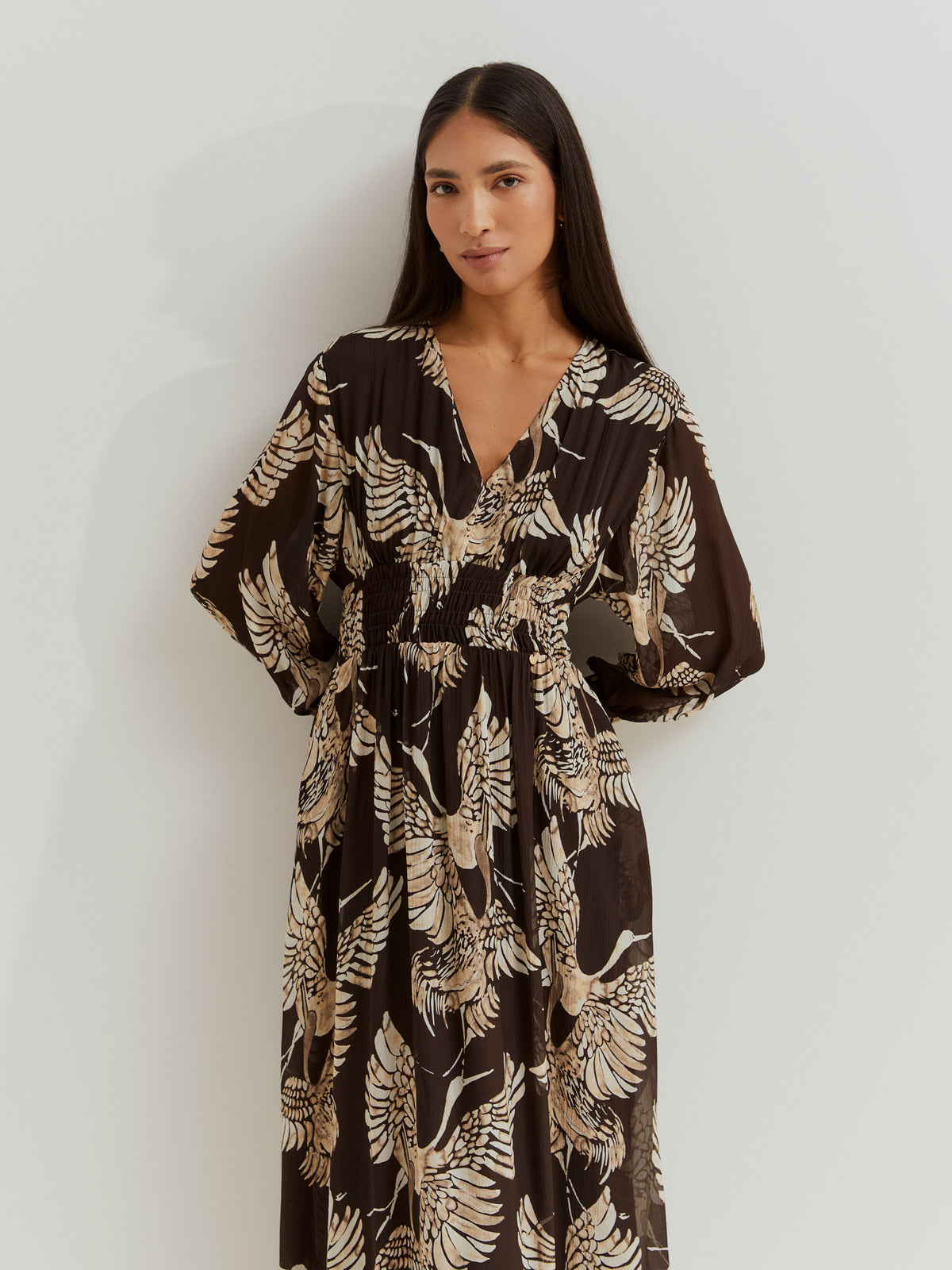 Vestido largo estampado de mujer con escote en V y cintura elástica