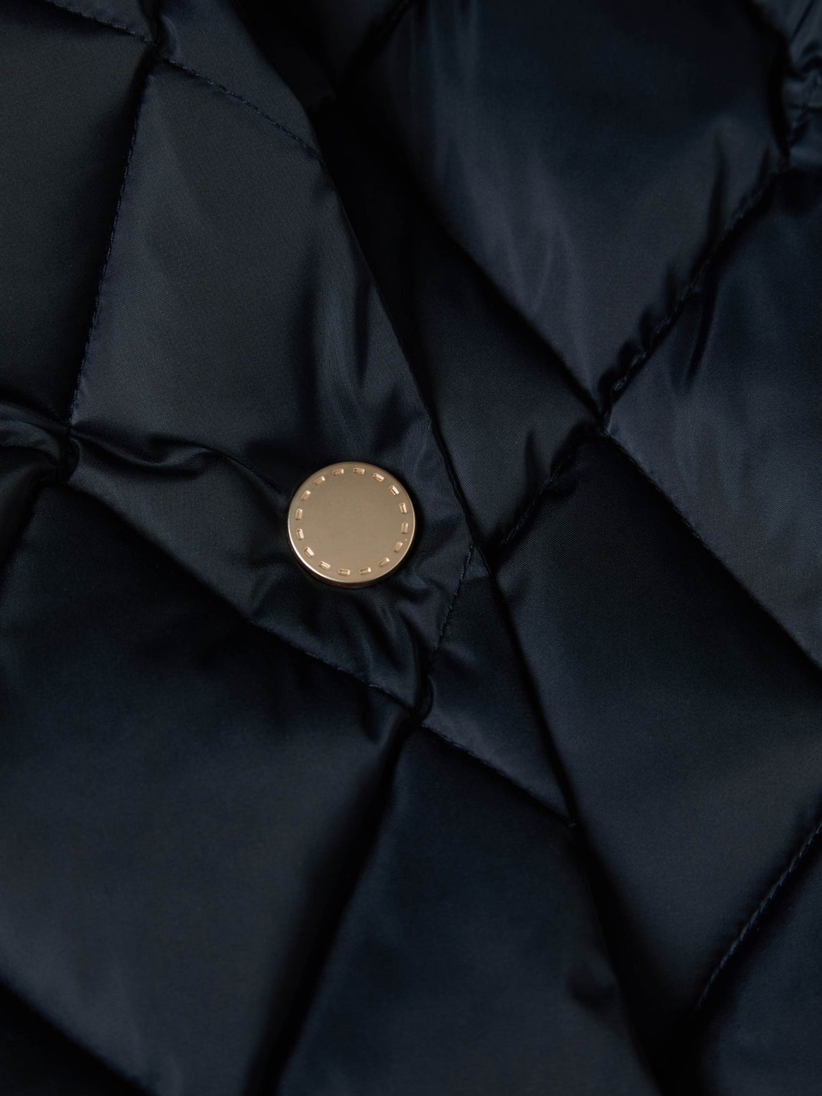 CHAQUETA CORTA ACOLCHADA CON BROCHES DORADOS