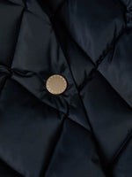 CHAQUETA CORTA ACOLCHADA CON BROCHES DORADOS