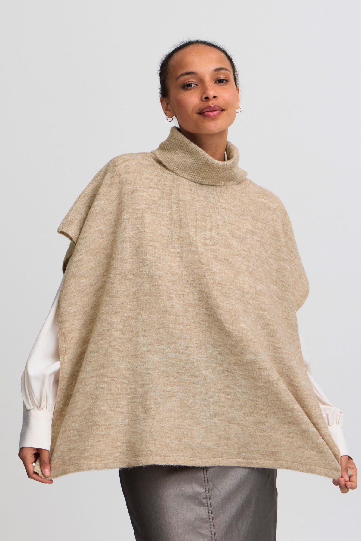Poncho Baviksi Camel