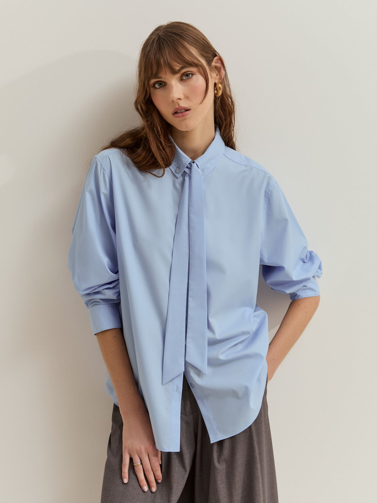 Camisa de Algodón con Lazo en el Cuello