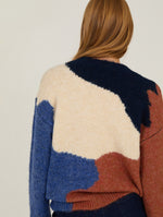 Look casual con jersey Color Block 