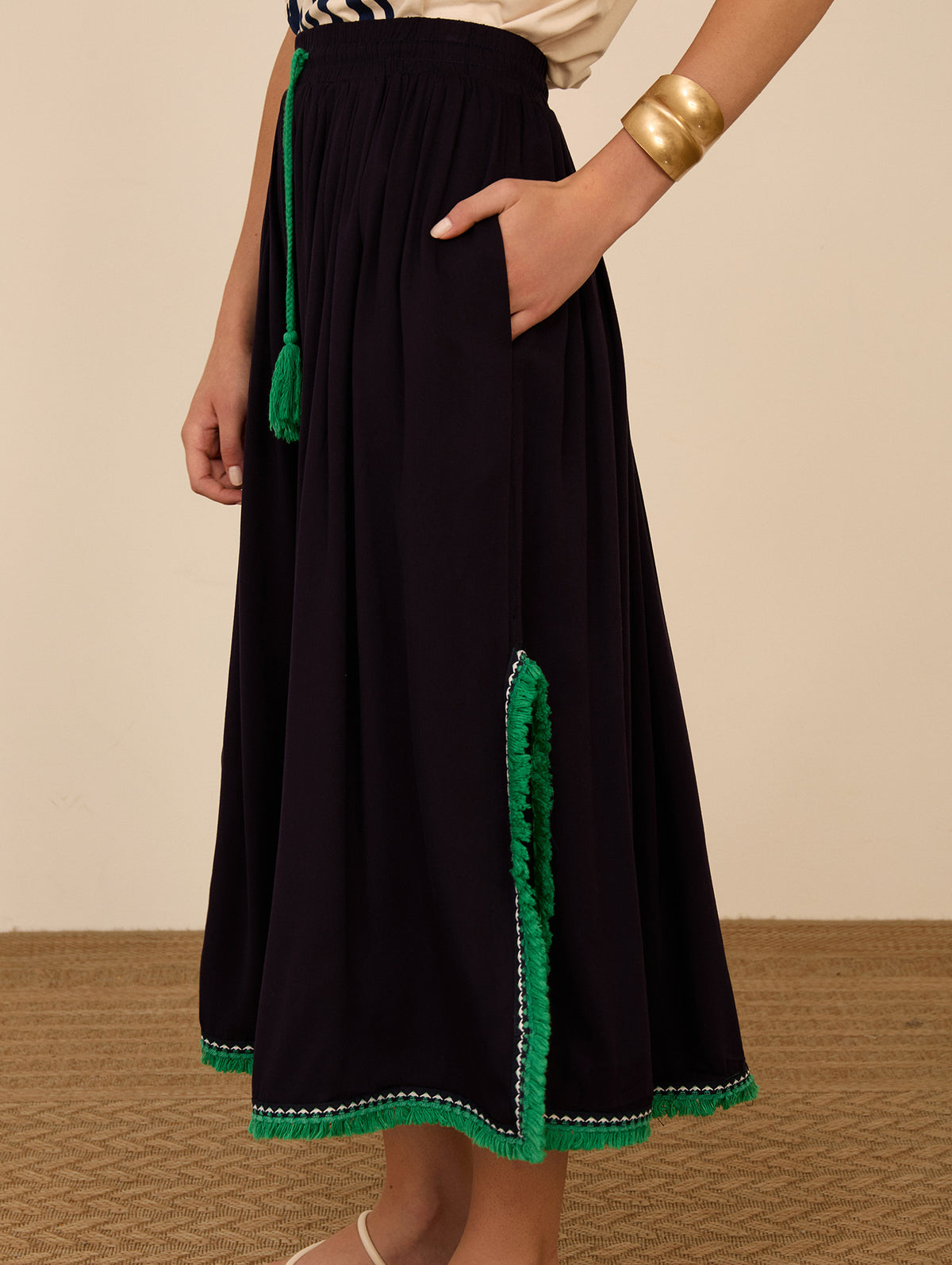 Falda Midi con Fornituras