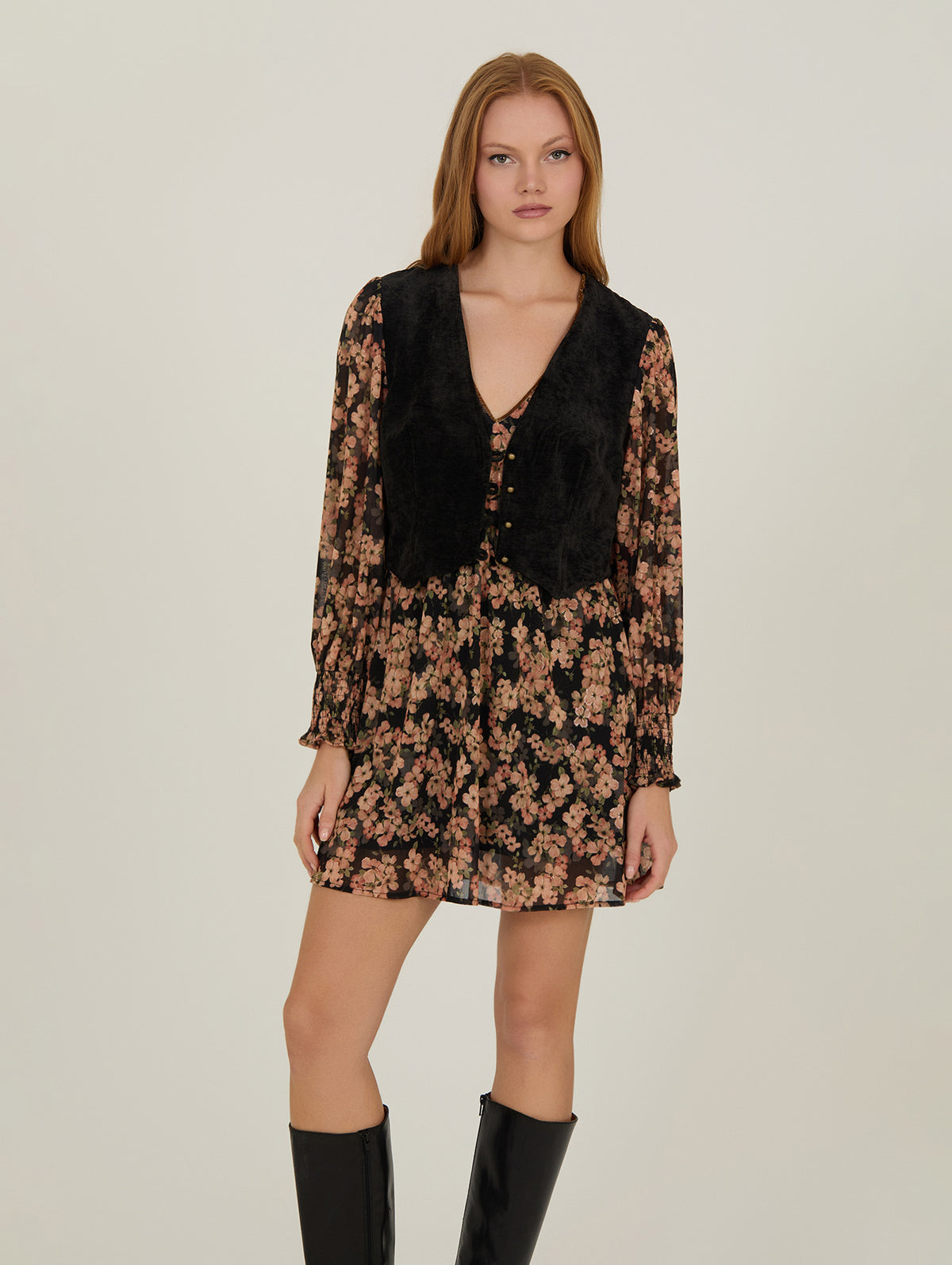 Vestido Corto con Chaleco