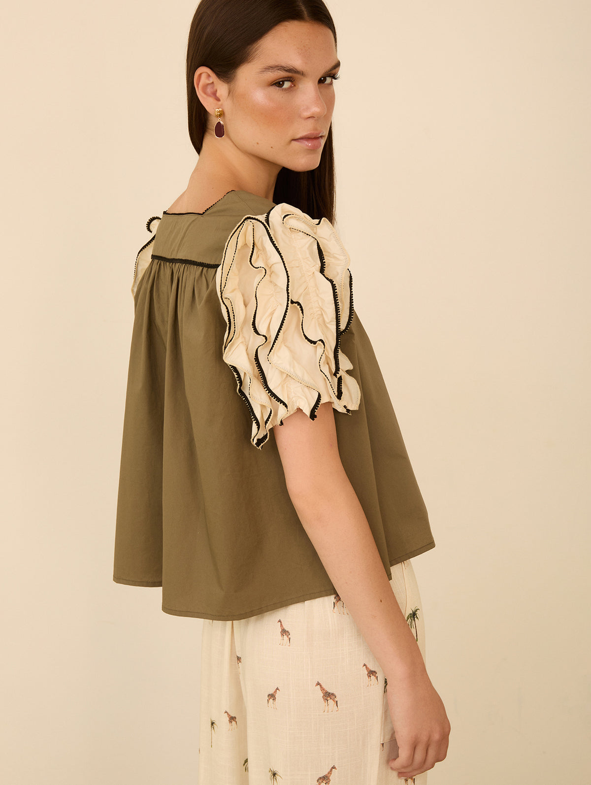Blusa de Manga Corta con Volantes en Manga