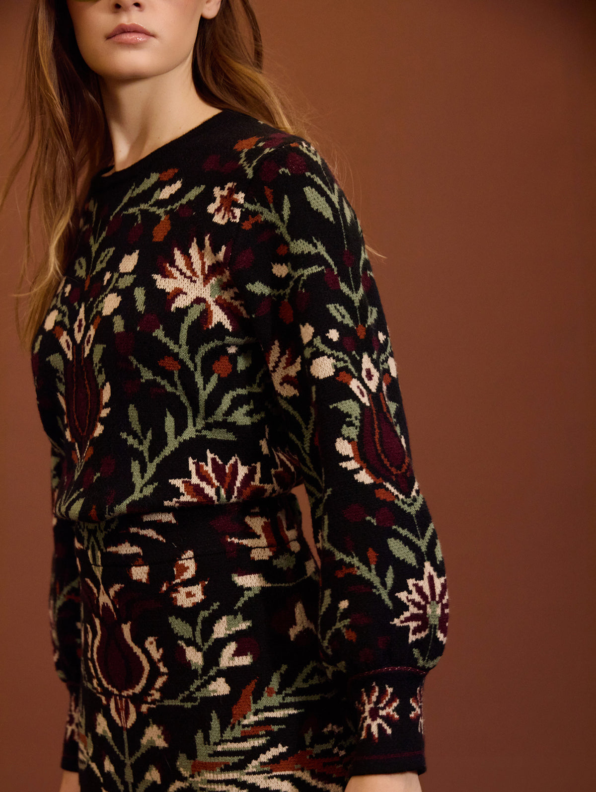 JERSEY PUNTO CON JACQUARD FLORAL
