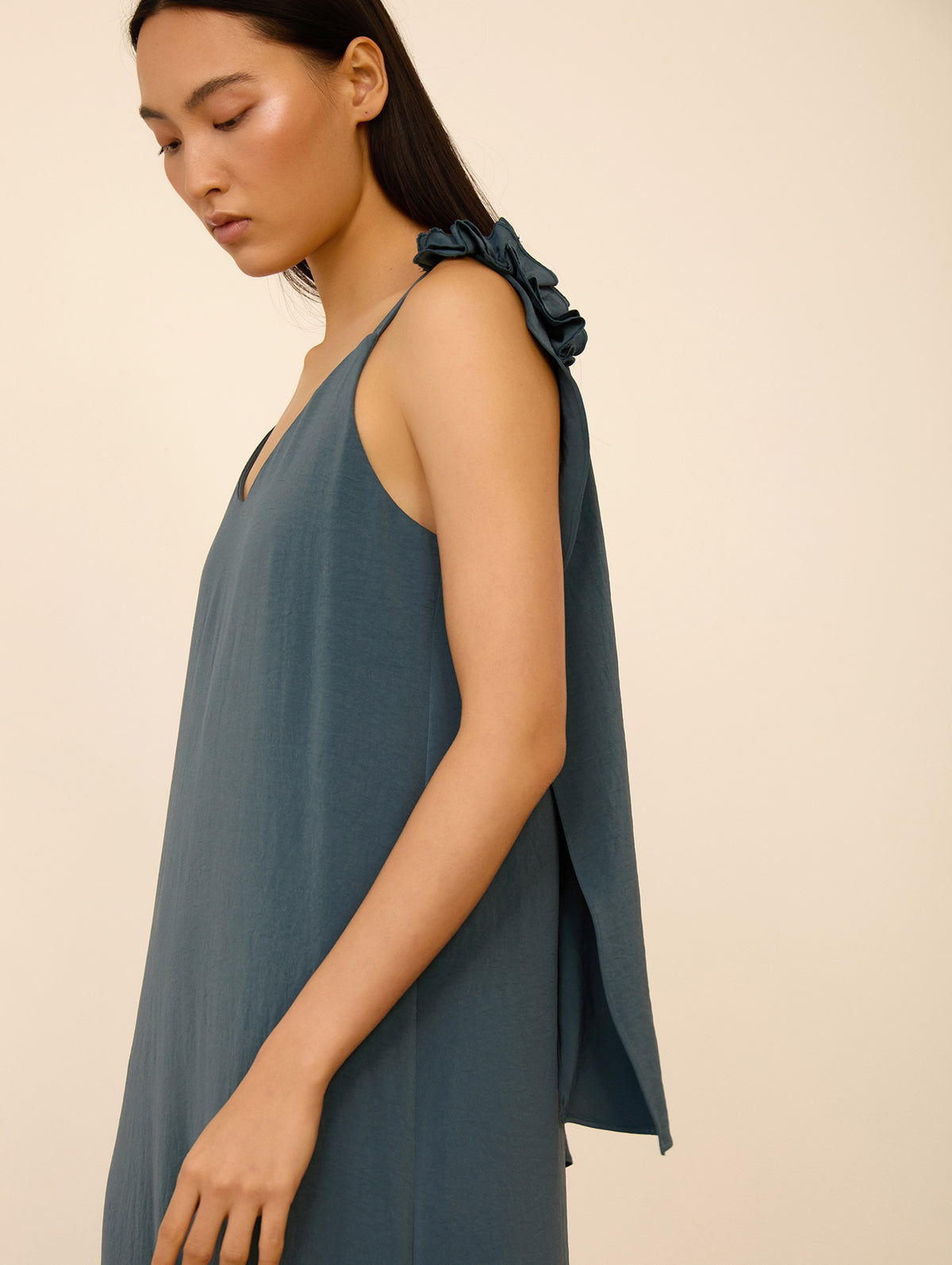 Vestido Largo Tirantes y Volantes en Hombros