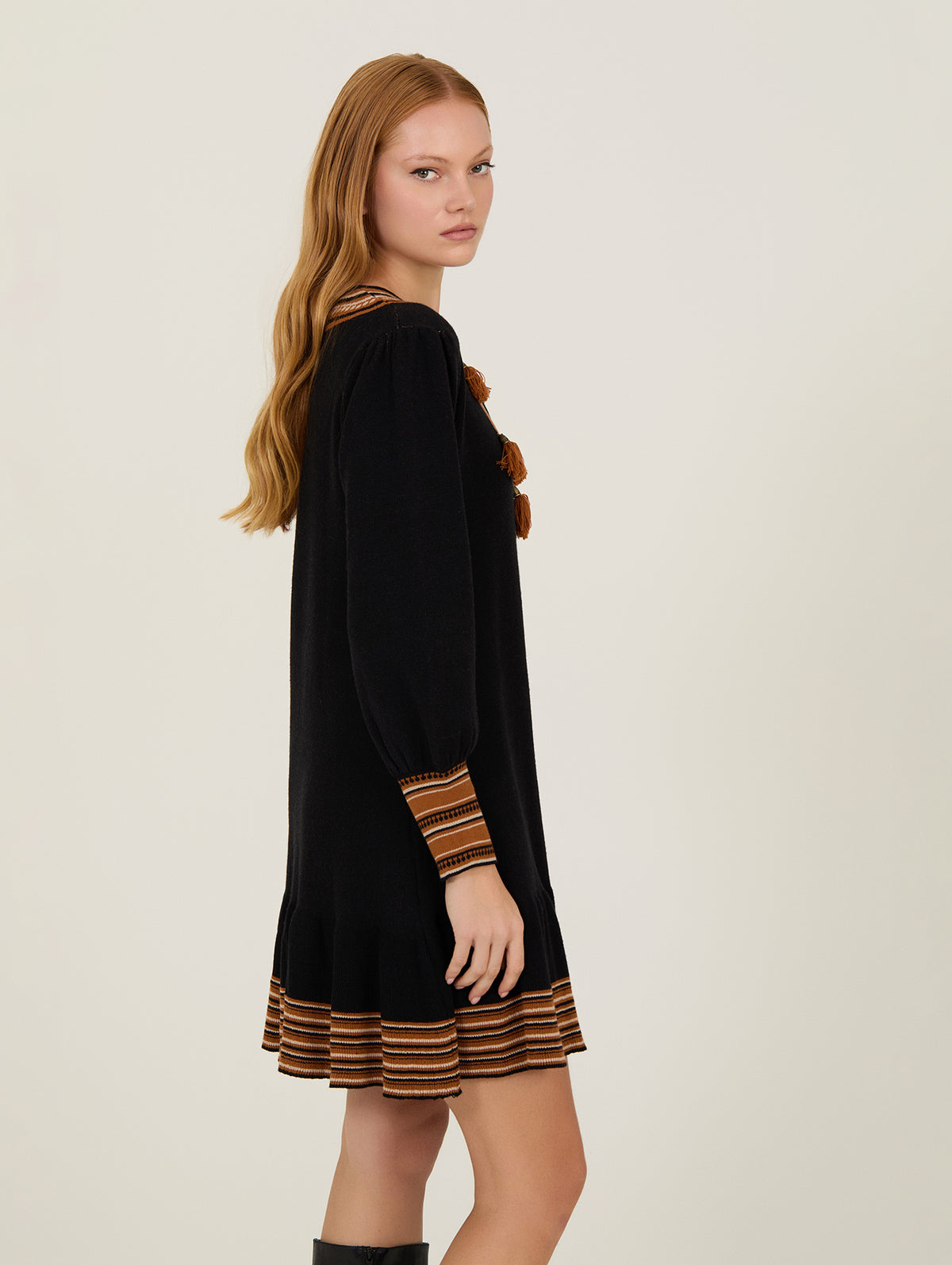 Vestido Corto Punto Negro