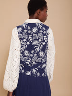 Chaleco con Bordado Floral