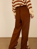 Pantalón Ancho Tiro Alto Bordado