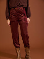 PANTALON TOBILLERO MICROPANA CORTE RECTO BURDEOS