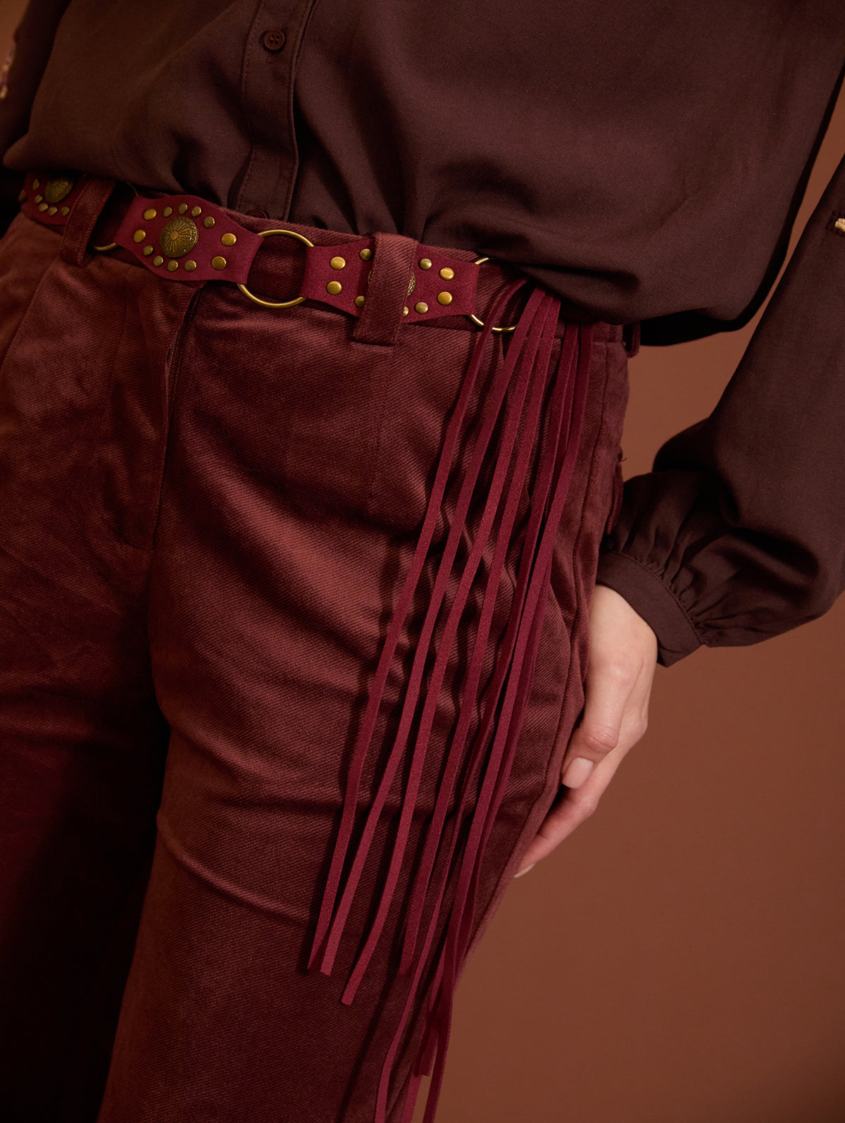 PANTALON TOBILLERO MICROPANA CORTE RECTO BURDEOS