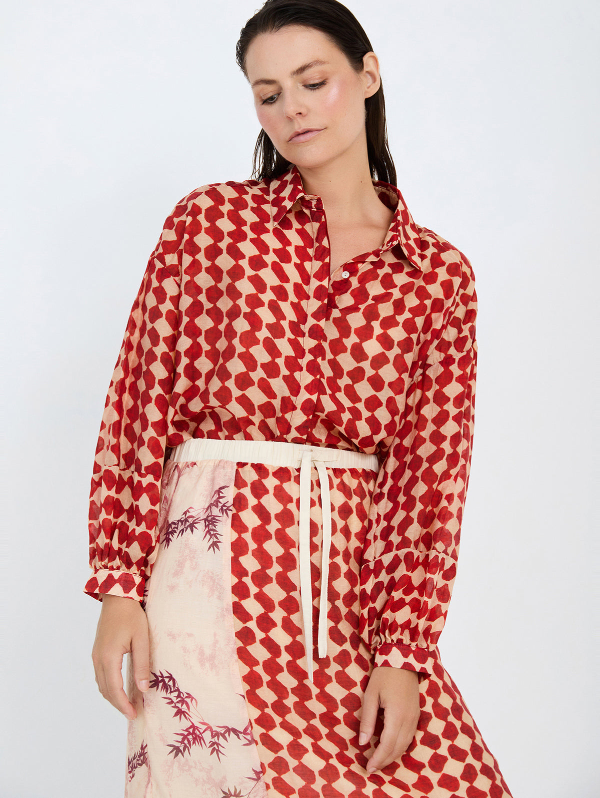 Camisa Fluida de Tencel con Estampado Abstracto